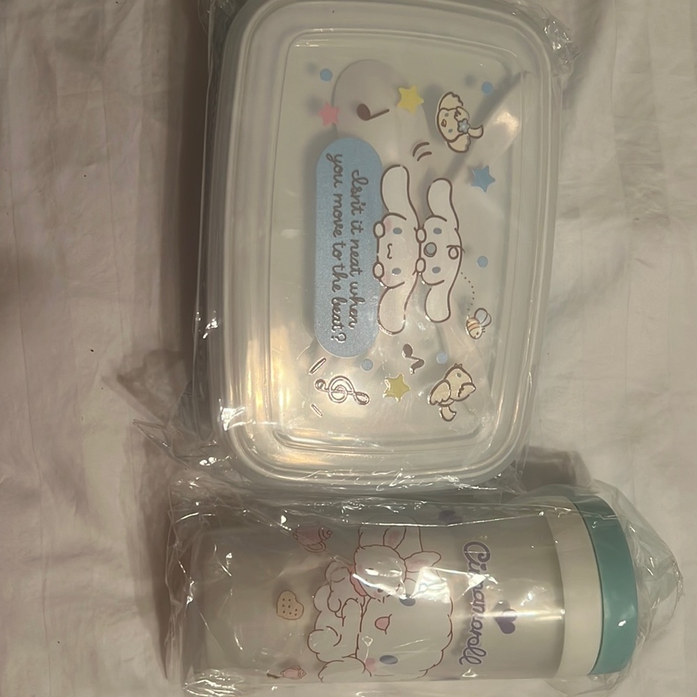 Lunch box with cup